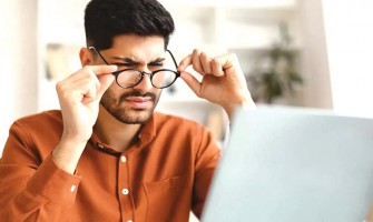 Gözlüğe Rağmen İyi Göremiyorsanız Dikkat! Keratokonus Belirtilerini Görmezden Gelmeyin Gözlüğe Rağmen İyi Göremiyorsanız Dikkat! Keratokonus Belirtilerini Görmezden Gelmeyin