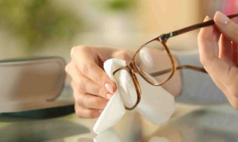 Gözlük Temizliği Nasıl Yapılmalı ve Gözlükler Nasıl Muhafaza Edilmelidir? Gözlük Temizliği Nasıl Yapılmalı ve Gözlükler Nasıl Muhafaza Edilmelidir?
